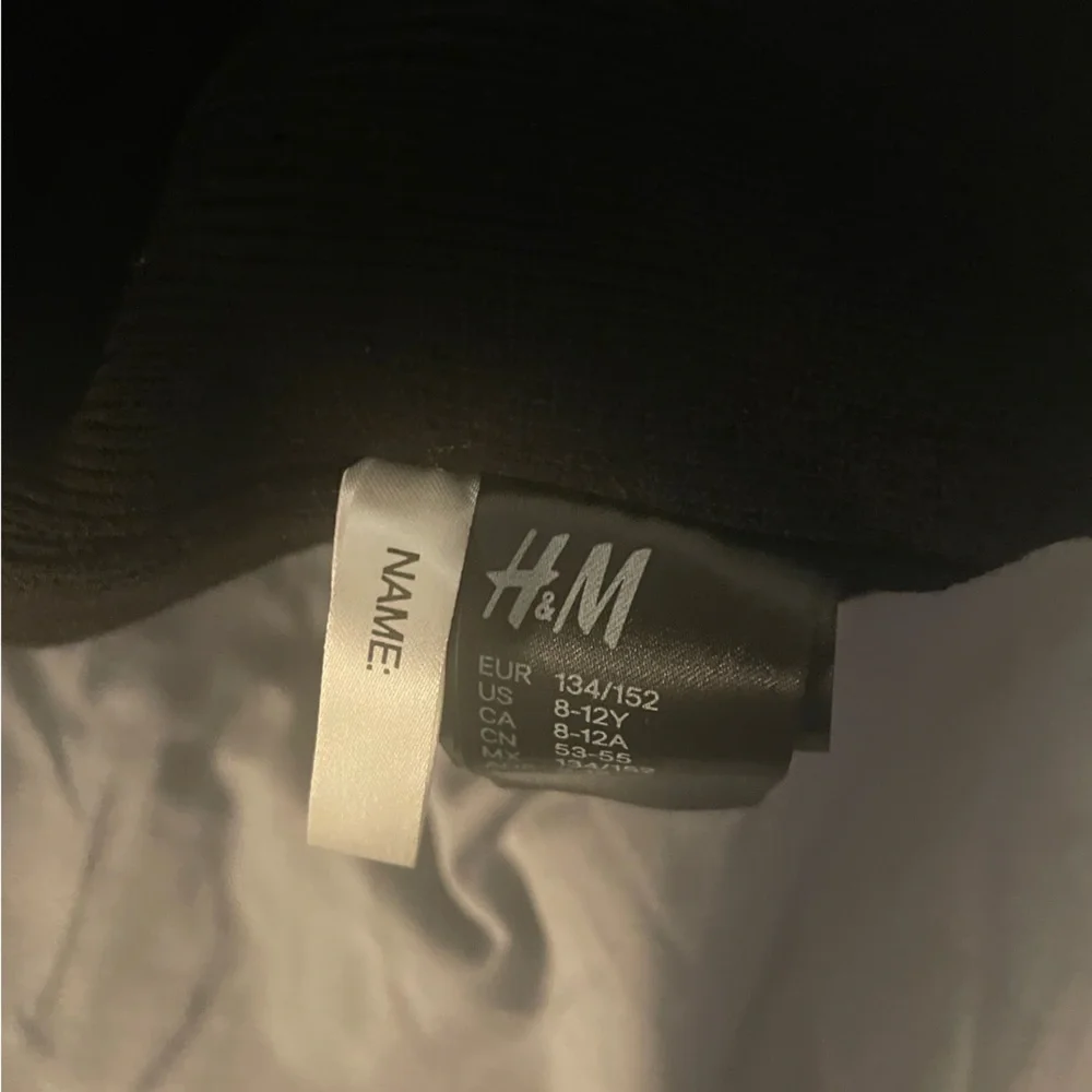 H&M Skull Beanie Hat - Picture 2 of 2